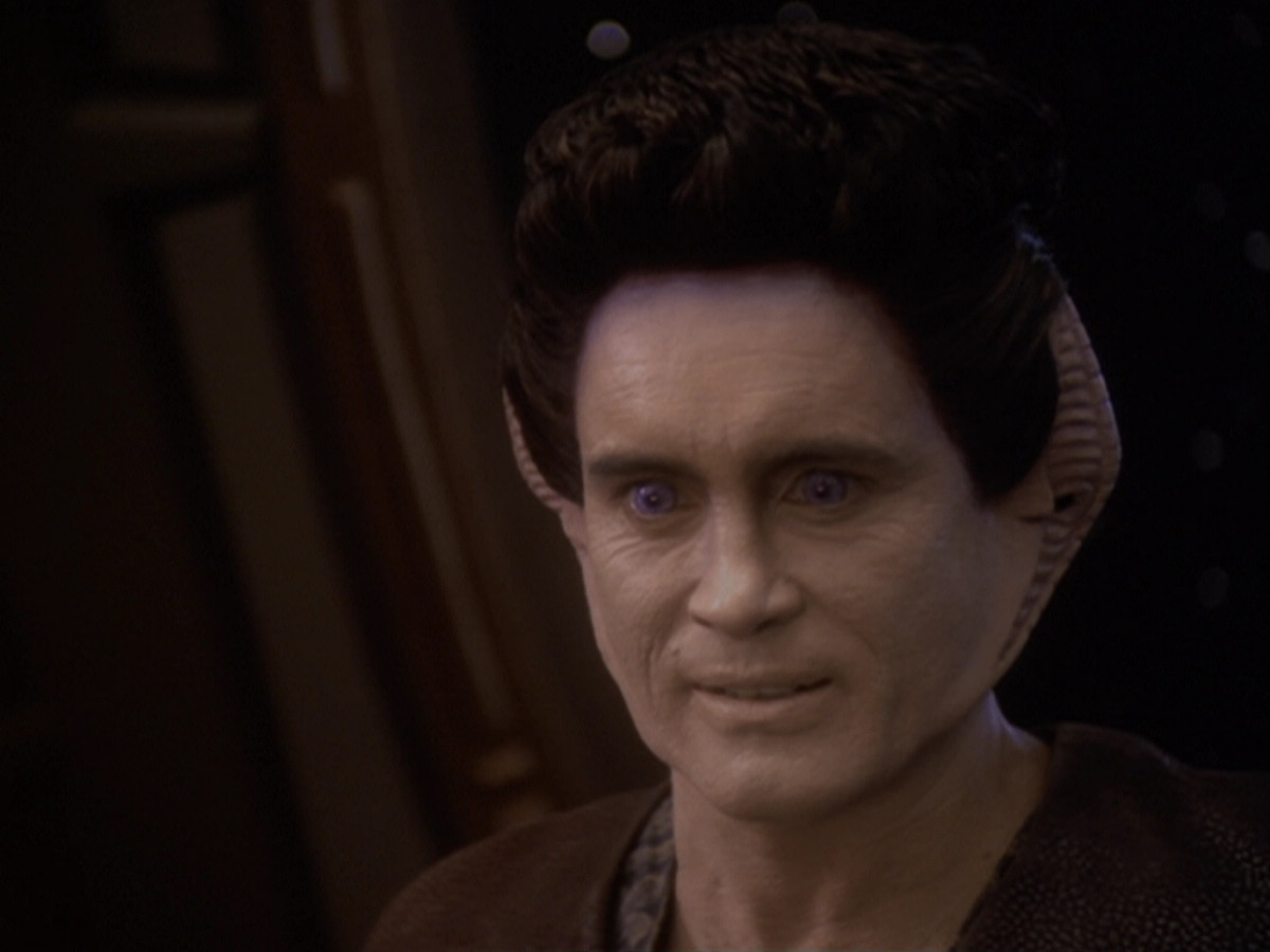 extant_StarTrek_DS9_6x05-FavorTheBold_03470.jpg