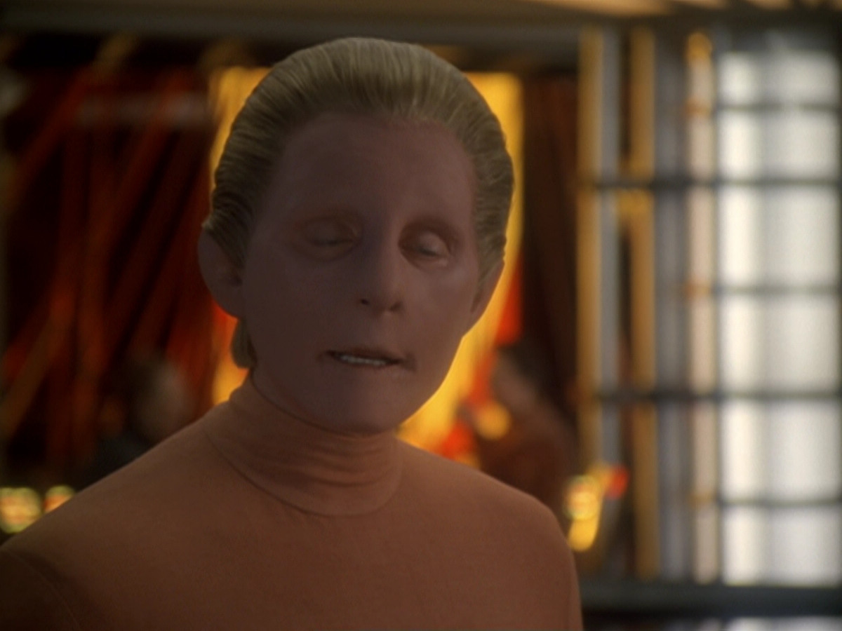 extant_StarTrek_DS9_6x05-FavorTheBold_03475.jpg