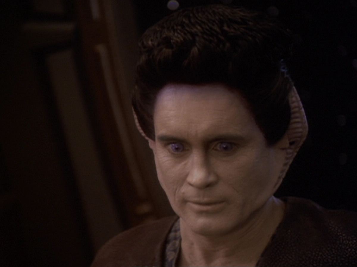 extant_StarTrek_DS9_6x05-FavorTheBold_03481.jpg