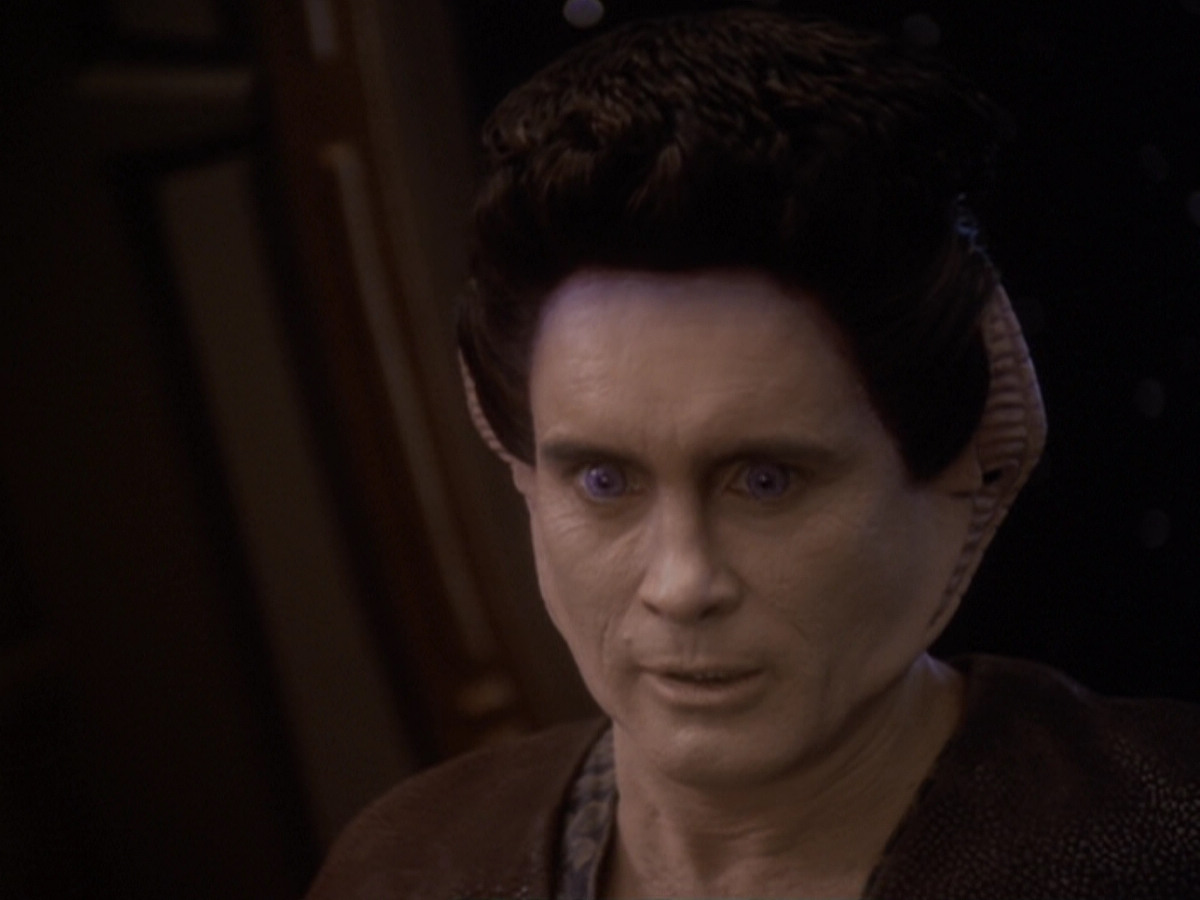 extant_StarTrek_DS9_6x05-FavorTheBold_03482.jpg