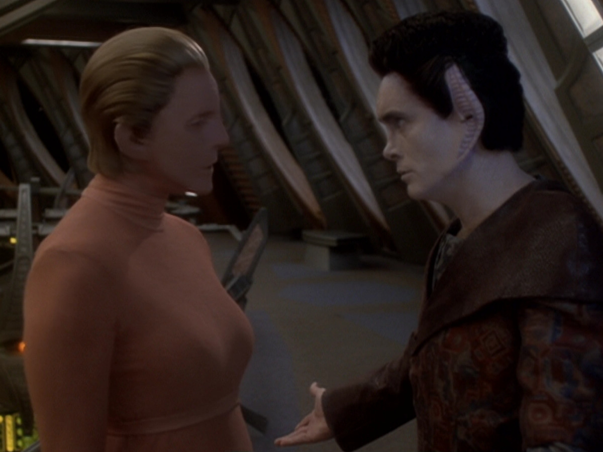 extant_StarTrek_DS9_6x05-FavorTheBold_03487.jpg
