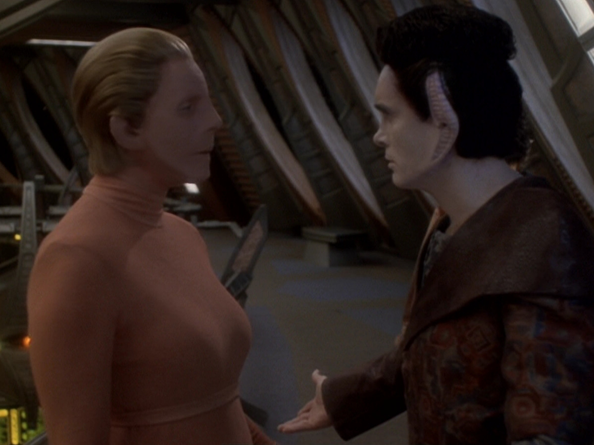 extant_StarTrek_DS9_6x05-FavorTheBold_03490.jpg