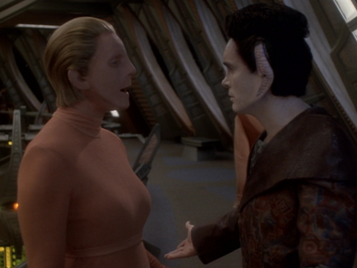 extant_StarTrek_DS9_6x05-FavorTheBold_03491.jpg