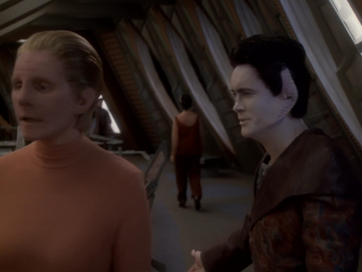 extant_StarTrek_DS9_6x05-FavorTheBold_03497.jpg