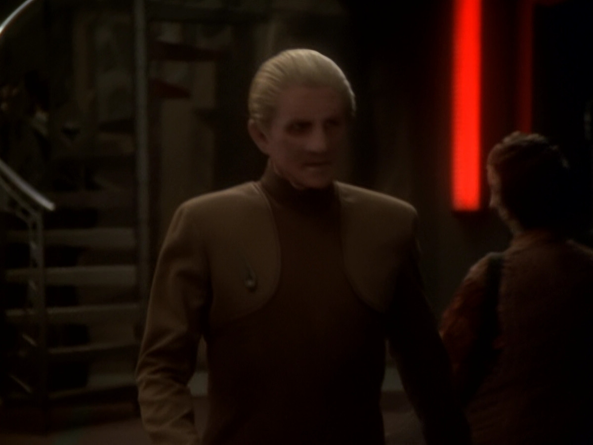 extant_StarTrek_DS9_6x05-FavorTheBold_03511.jpg