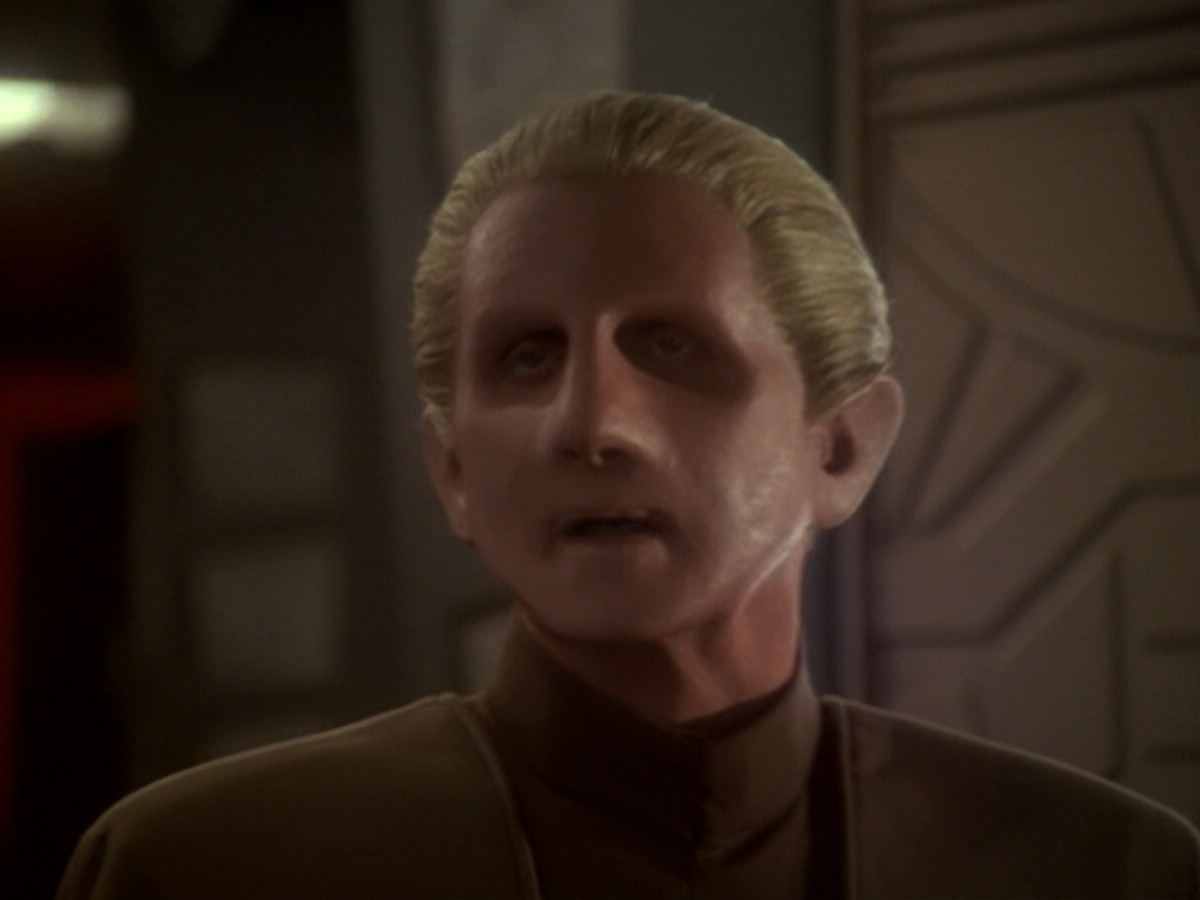 extant_StarTrek_DS9_6x05-FavorTheBold_03517.jpg