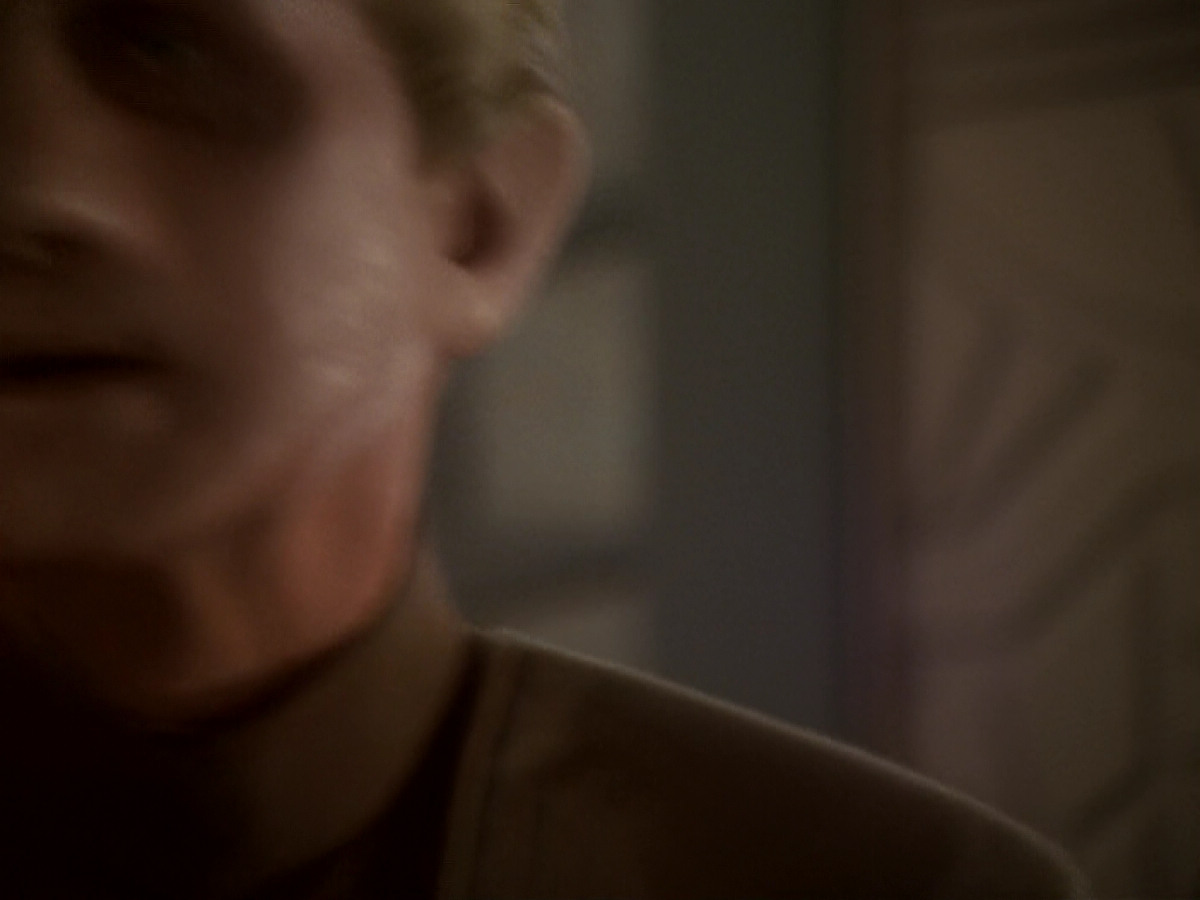 extant_StarTrek_DS9_6x05-FavorTheBold_03518.jpg