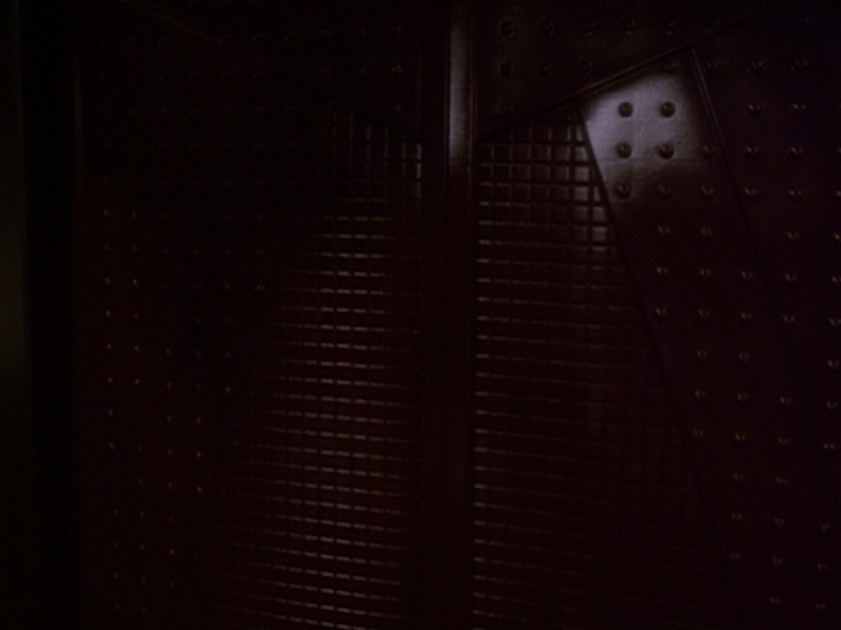 extant_StarTrek_DS9_6x05-FavorTheBold_03532.jpg