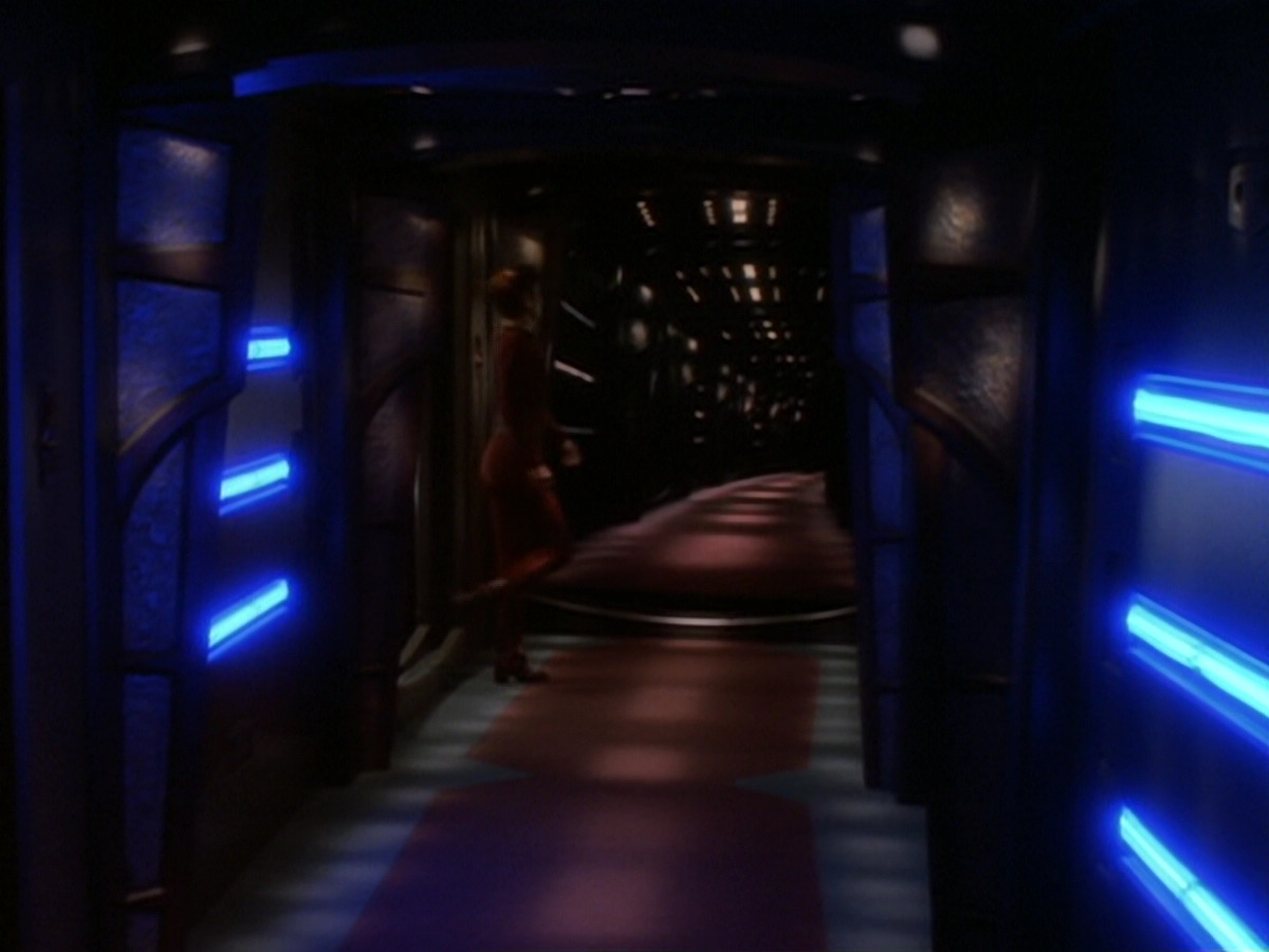 extant_StarTrek_DS9_6x05-FavorTheBold_03534.jpg