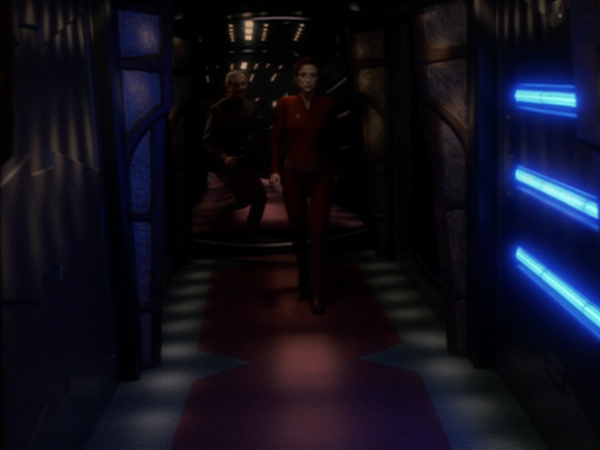 extant_StarTrek_DS9_6x05-FavorTheBold_03542.jpg