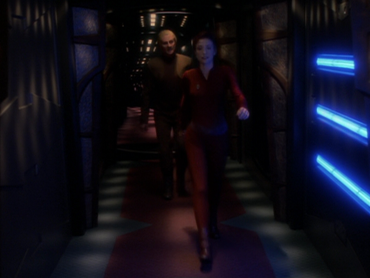 extant_StarTrek_DS9_6x05-FavorTheBold_03544.jpg