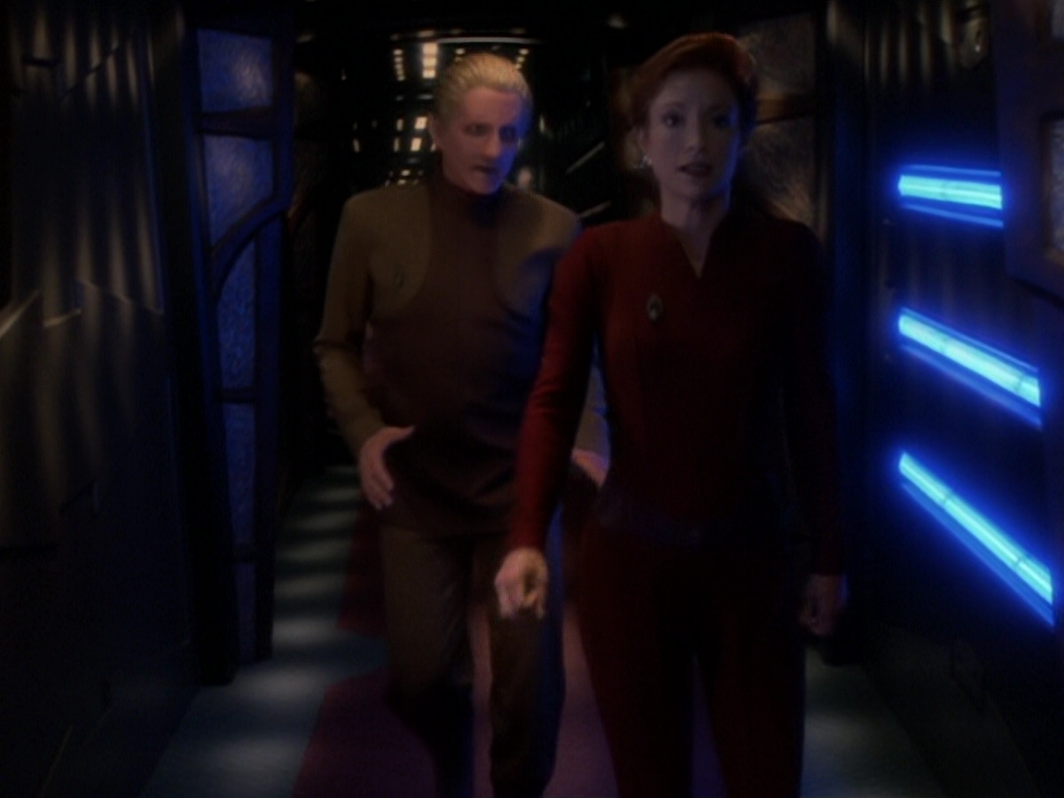 extant_StarTrek_DS9_6x05-FavorTheBold_03546.jpg