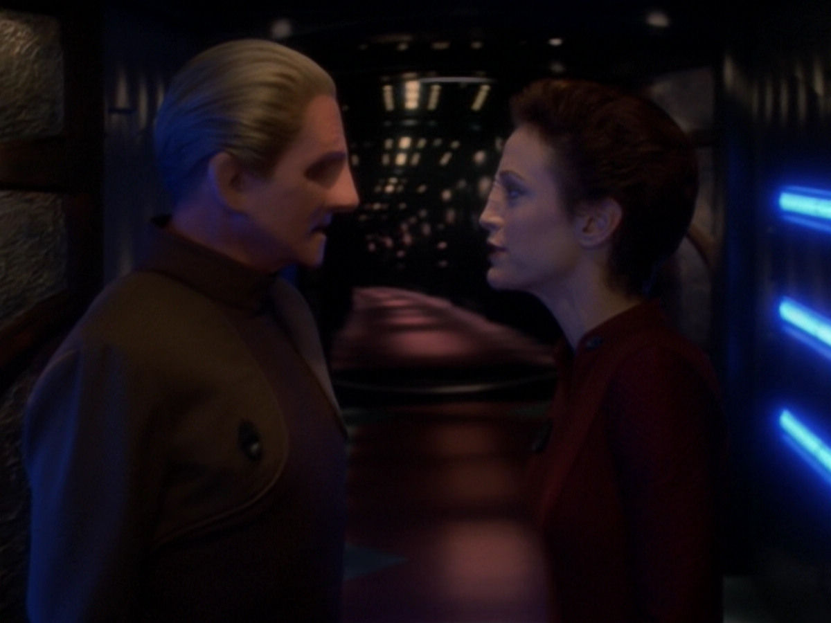 extant_StarTrek_DS9_6x05-FavorTheBold_03550.jpg