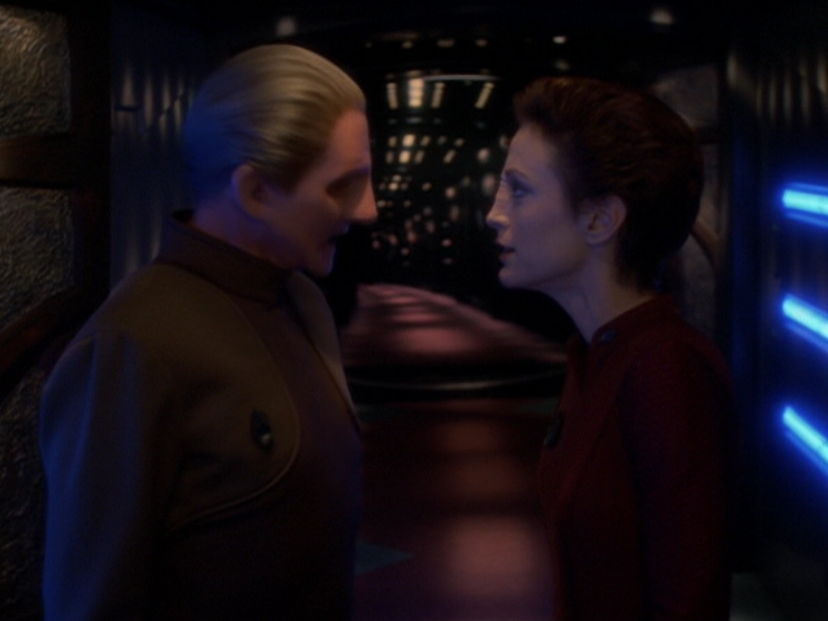 extant_StarTrek_DS9_6x05-FavorTheBold_03551.jpg