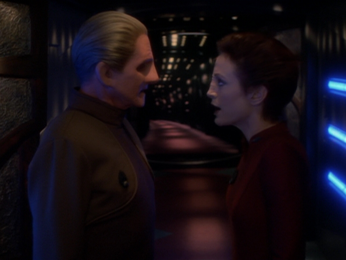 extant_StarTrek_DS9_6x05-FavorTheBold_03557.jpg