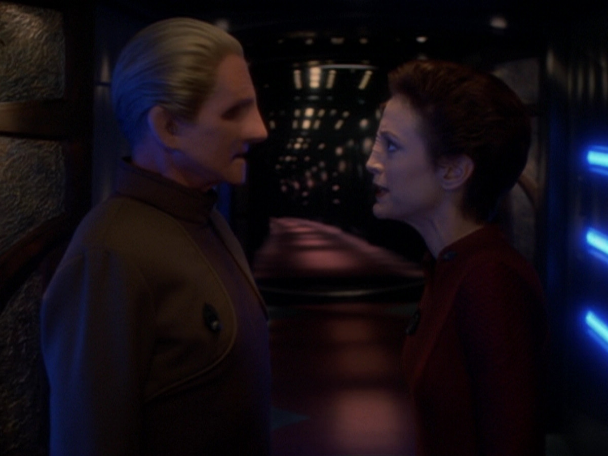 extant_StarTrek_DS9_6x05-FavorTheBold_03563.jpg