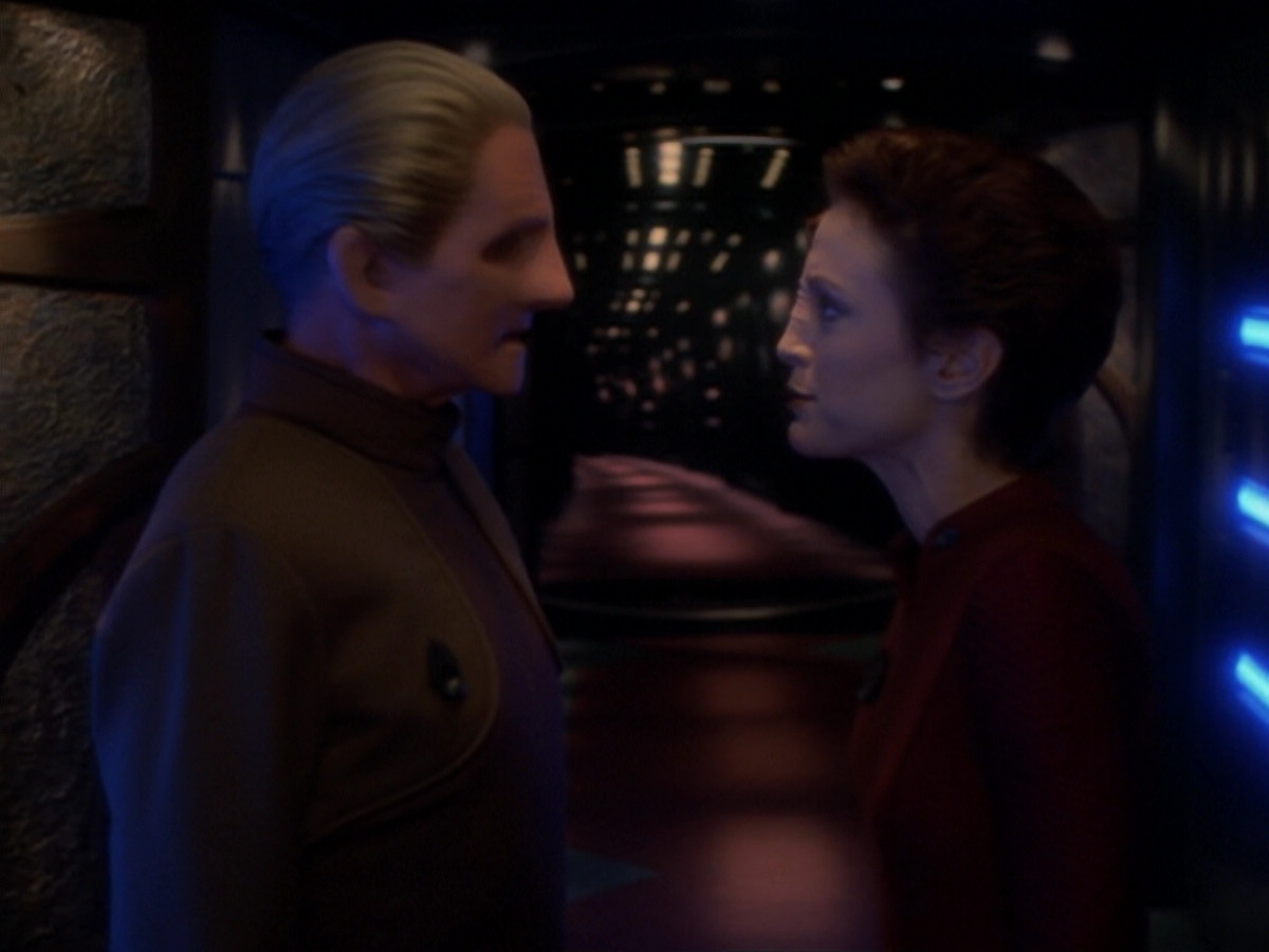 extant_StarTrek_DS9_6x05-FavorTheBold_03564.jpg