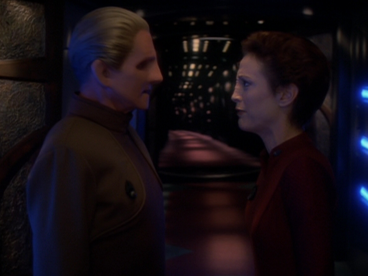 extant_StarTrek_DS9_6x05-FavorTheBold_03568.jpg