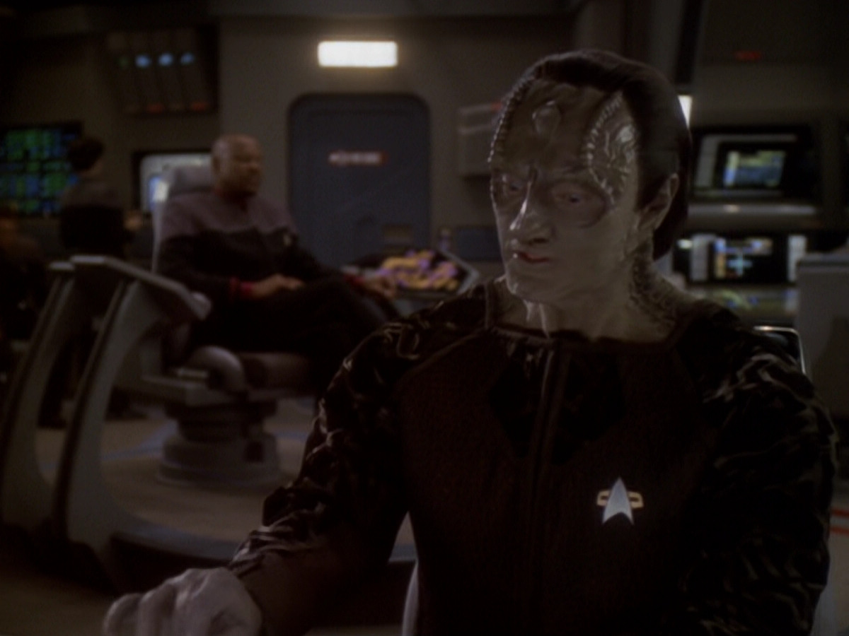 extant_StarTrek_DS9_6x05-FavorTheBold_03640.jpg