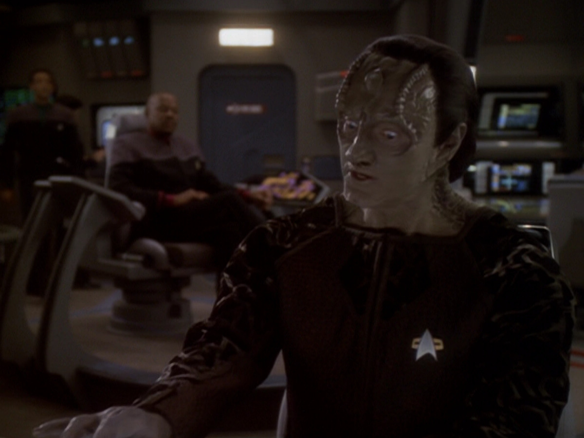 extant_StarTrek_DS9_6x05-FavorTheBold_03642.jpg