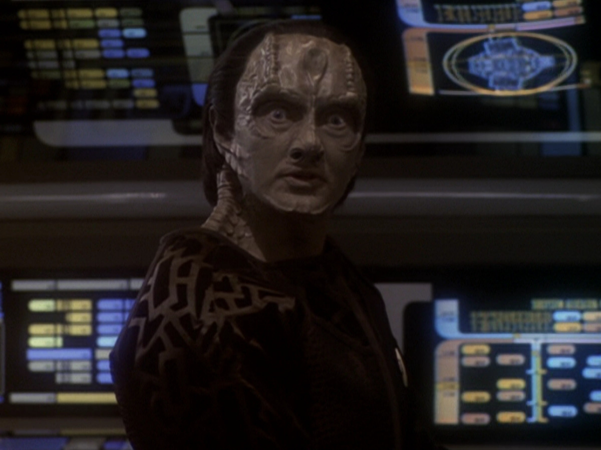 extant_StarTrek_DS9_6x05-FavorTheBold_03659.jpg