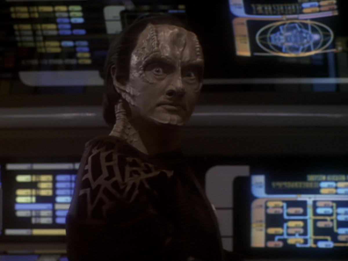 extant_StarTrek_DS9_6x05-FavorTheBold_03660.jpg