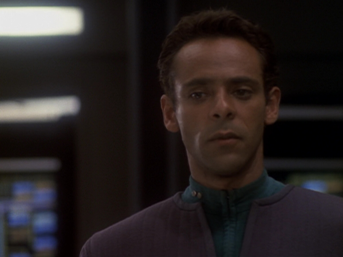 extant_StarTrek_DS9_6x05-FavorTheBold_03677.jpg