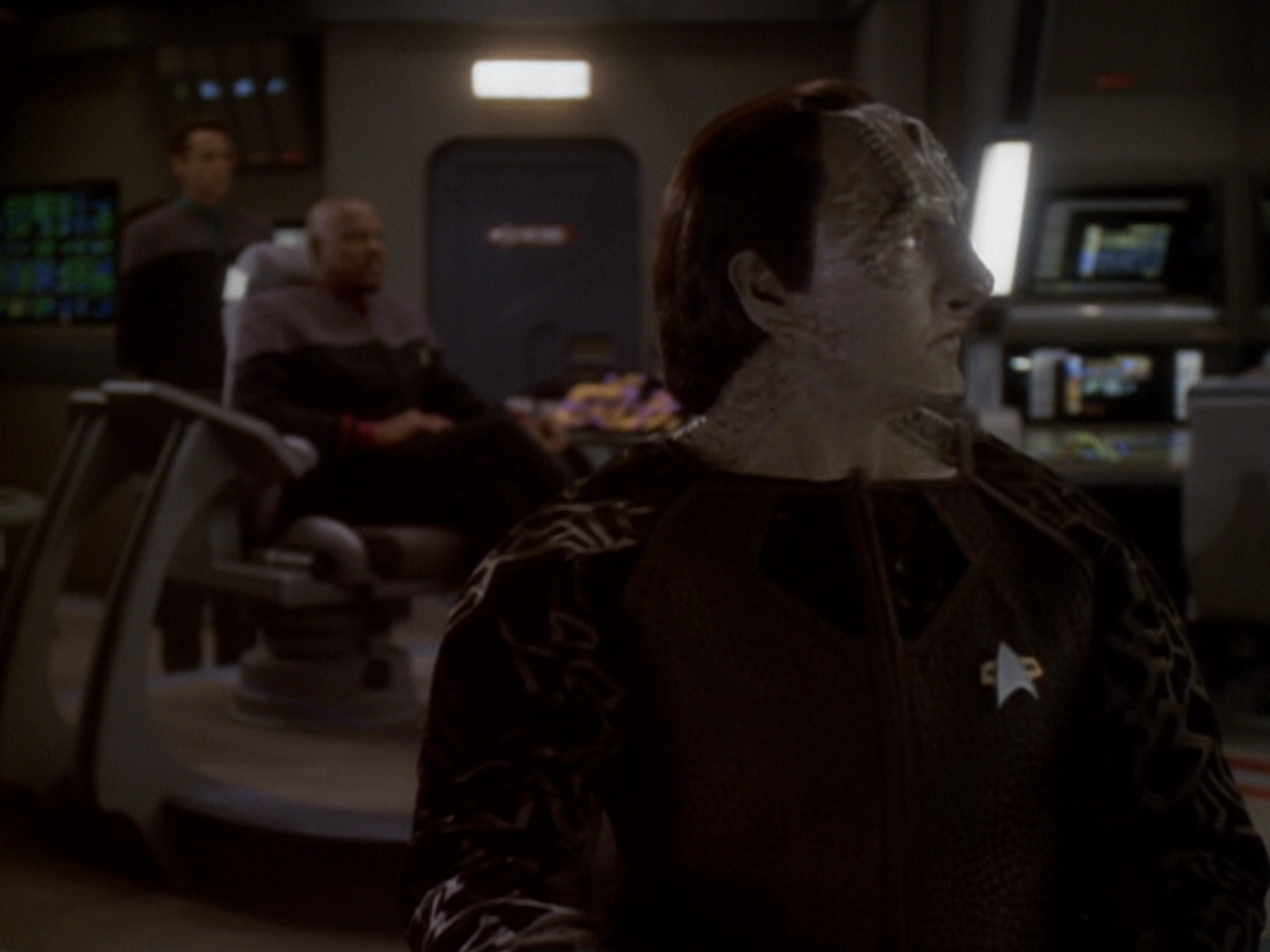 extant_StarTrek_DS9_6x05-FavorTheBold_03688.jpg