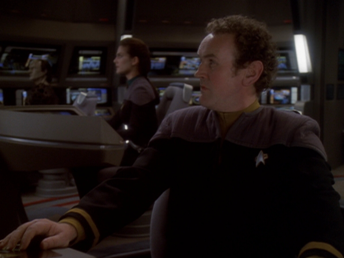 extant_StarTrek_DS9_6x05-FavorTheBold_03696.jpg