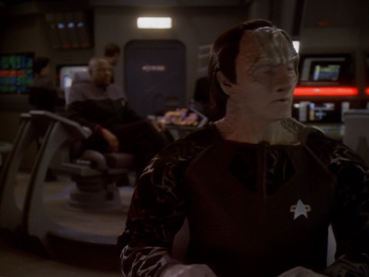 extant_StarTrek_DS9_6x05-FavorTheBold_03716.jpg