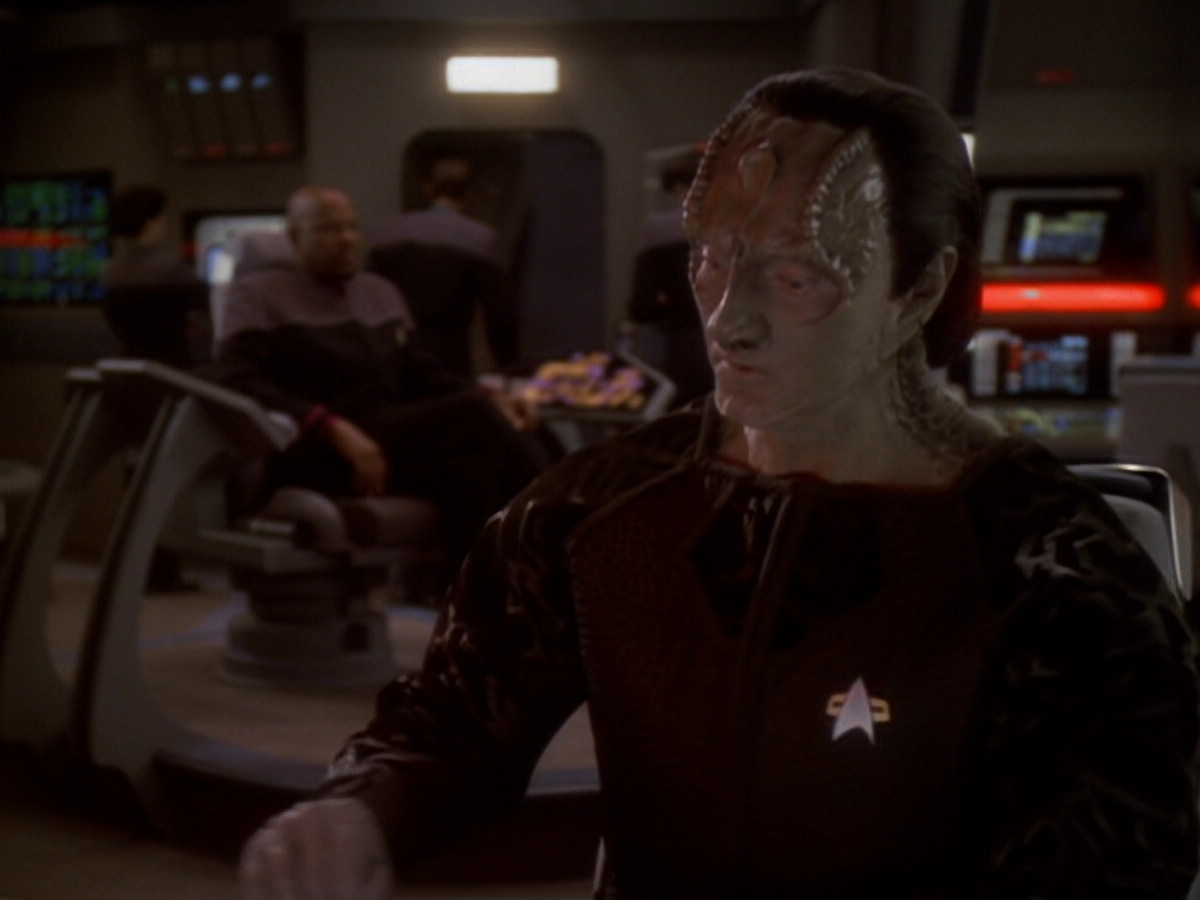 extant_StarTrek_DS9_6x05-FavorTheBold_03717.jpg