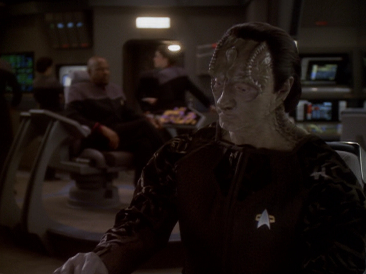 extant_StarTrek_DS9_6x05-FavorTheBold_03718.jpg