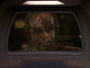 extant_StarTrek_DS9_6x05-FavorTheBold_00124.jpg
