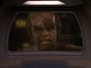 extant_StarTrek_DS9_6x05-FavorTheBold_00172.jpg