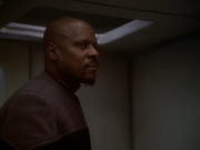 extant_StarTrek_DS9_6x05-FavorTheBold_00249.jpg