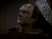 extant_StarTrek_DS9_6x05-FavorTheBold_00439.jpg