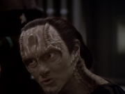 extant_StarTrek_DS9_6x05-FavorTheBold_00465.jpg