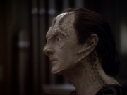 extant_StarTrek_DS9_6x05-FavorTheBold_00497.jpg