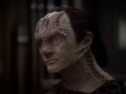 extant_StarTrek_DS9_6x05-FavorTheBold_00532.jpg