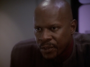 extant_StarTrek_DS9_6x05-FavorTheBold_00637.jpg