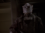 extant_StarTrek_DS9_6x05-FavorTheBold_00826.jpg