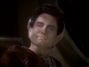 extant_StarTrek_DS9_6x05-FavorTheBold_01253.jpg
