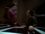 extant_StarTrek_DS9_6x05-FavorTheBold_01691.jpg