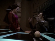 extant_StarTrek_DS9_6x05-FavorTheBold_01693.jpg