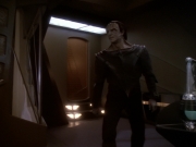extant_StarTrek_DS9_6x05-FavorTheBold_01840.jpg