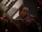 extant_StarTrek_DS9_6x05-FavorTheBold_02194.jpg