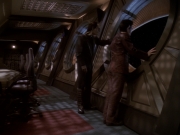 extant_StarTrek_DS9_6x05-FavorTheBold_02421.jpg