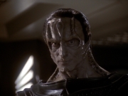 extant_StarTrek_DS9_6x05-FavorTheBold_02473.jpg
