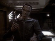 extant_StarTrek_DS9_6x05-FavorTheBold_02640.jpg