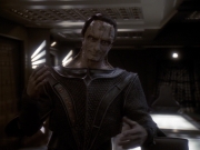 extant_StarTrek_DS9_6x05-FavorTheBold_02641.jpg